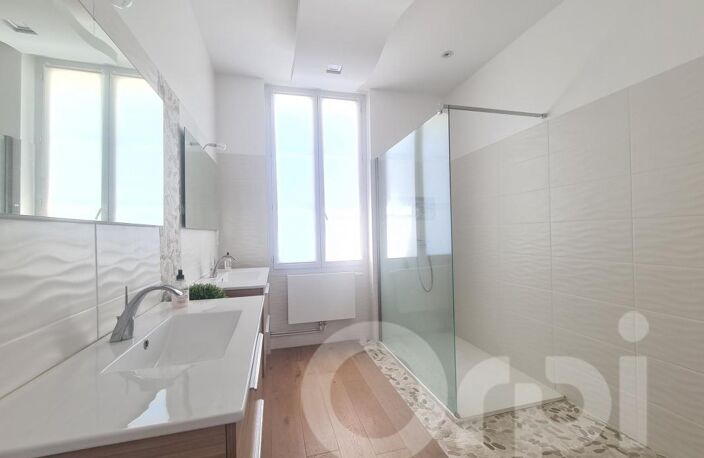 Plein centre, Appartement de standing de 102 m² avec aperçu m... — photo 3