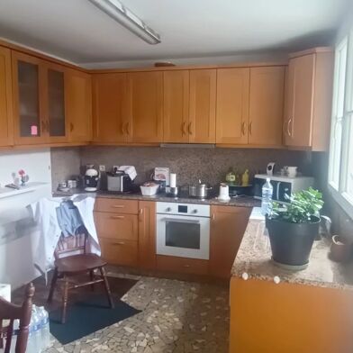 Commerce  241000 €