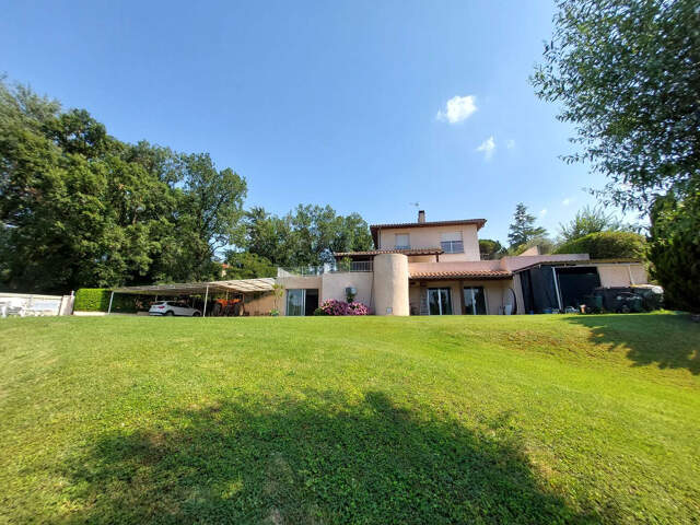 Maison 12 pièces 241 m² à Albi — photo du bien