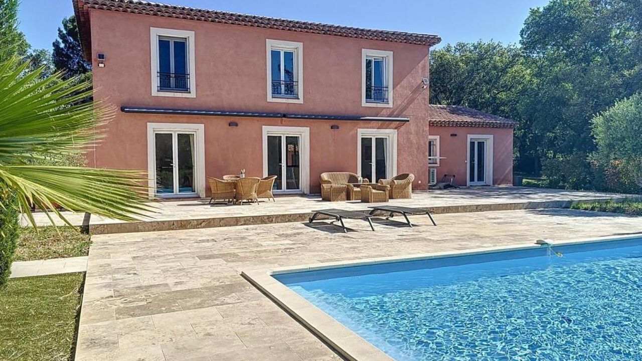 maison 5 pièces 206 m2 à vendre à Le Muy (83490)