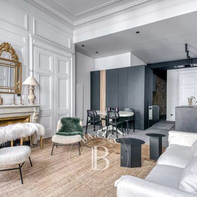 Appartement 3 pièces 2340 €