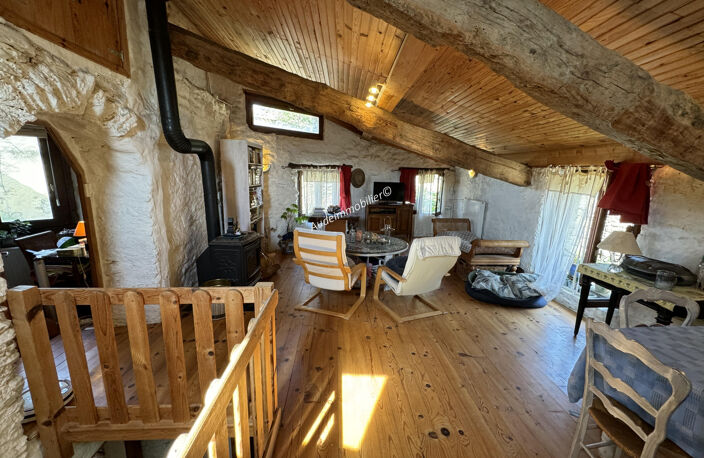 Maison de village en pierres avec jardin et terres — photo 2