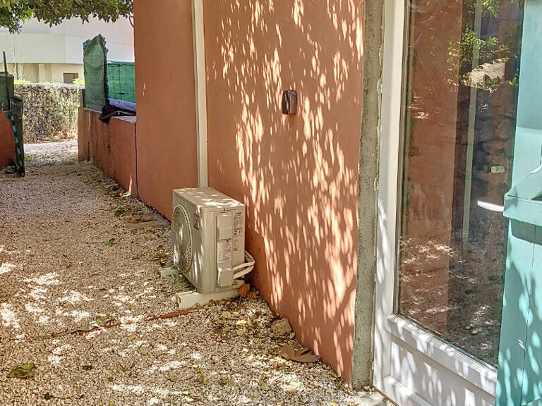 Appartement Toulon 1 pièce de 11.30 m² plus jardin et cave. — photo 1