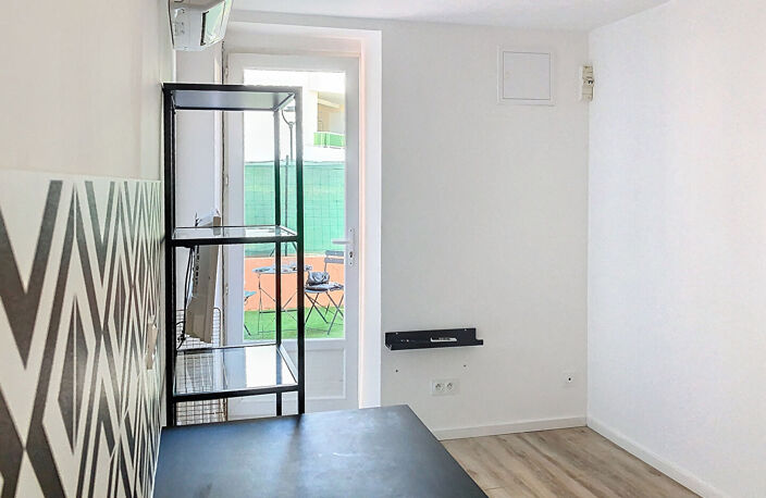 Appartement Toulon 1 pièce de 11.30 m² plus jardin et cave. — photo 3