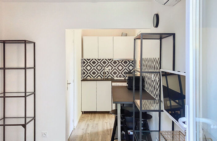 Appartement Toulon 1 pièce de 11.30 m² plus jardin et cave. — photo 4
