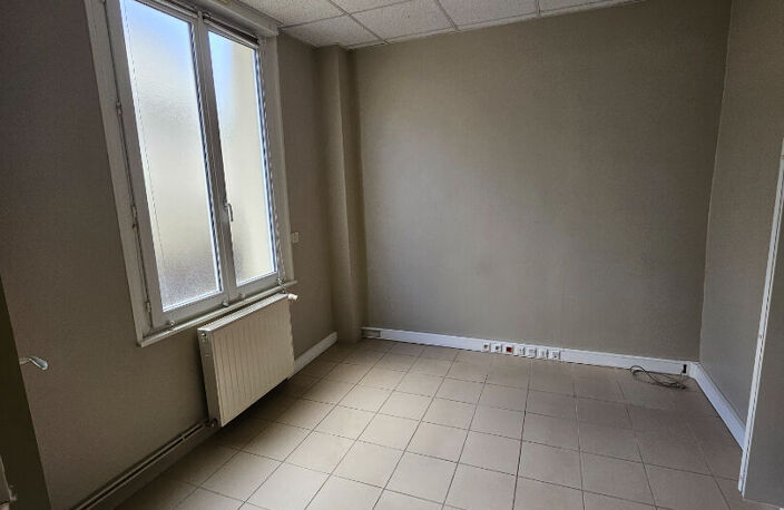 LOCATION LOCAL PROFESSIONNEL DE 127M2 — photo 3