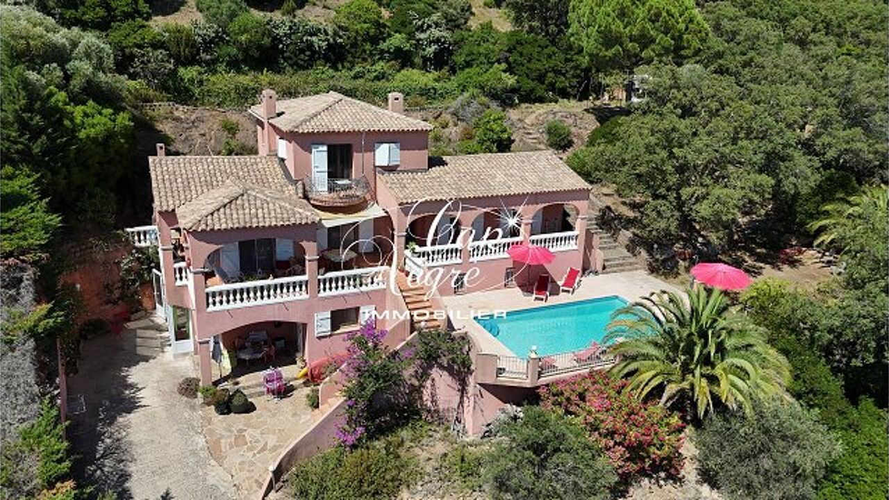 maison 7 pièces 260 m2 à vendre à La Londe-les-Maures (83250)