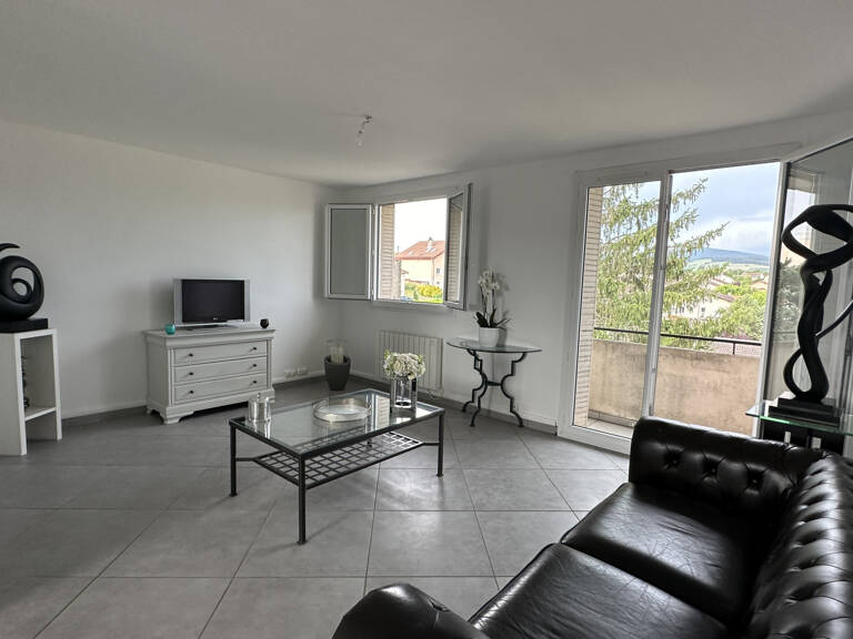 A VENDRE SUR LES HAUTEURS DE L'ARBRESLE AGREABLE APPARTEMENT — photo 1
