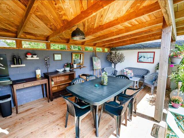 Maison en pierre de 3 pièces principales — photo du bien