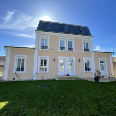 Maison 10 pièces 258 m²