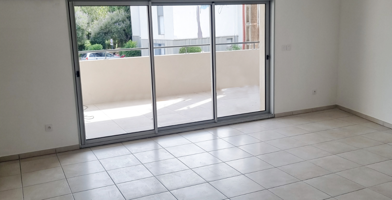 Appartement T4 de 86 m2 avec terrasse 17 m2 et garage , à Ma — photo 1