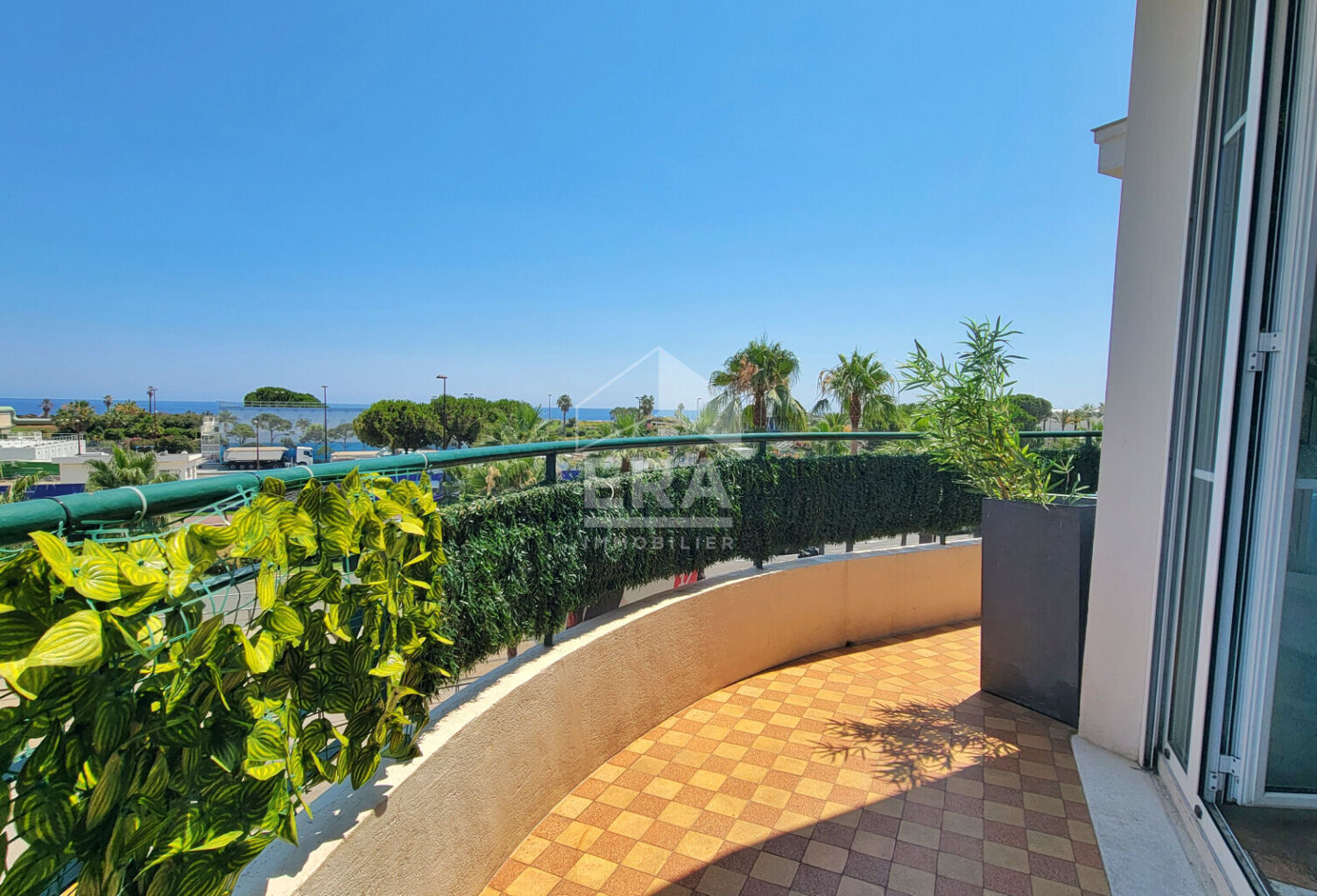 A VENDRE A NICE  OUEST UN APPARTEMENT 3 PIECES 73 m2  - VUE M... — photo 1