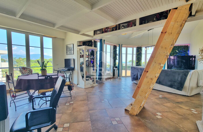 A VENDRE A NICE  OUEST UN APPARTEMENT 3 PIECES 73 m2  - VUE M... — photo 2