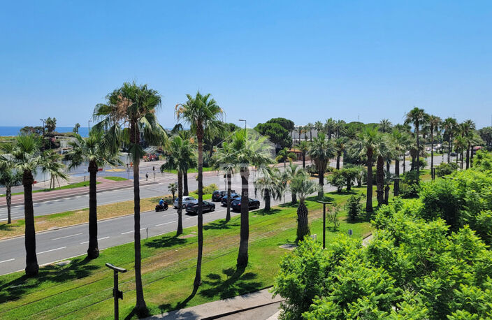A VENDRE A NICE  OUEST UN APPARTEMENT 3 PIECES 73 m2  - VUE M... — photo 4
