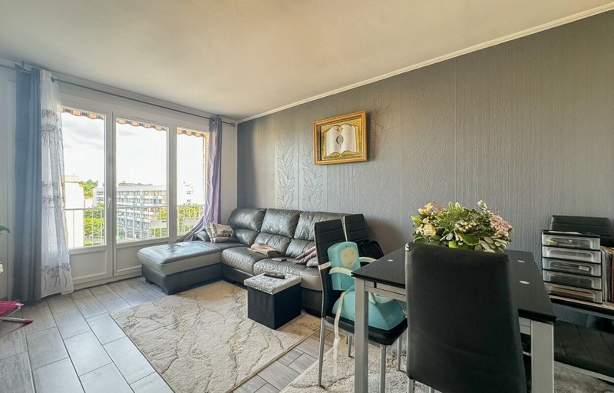 appartement 4 pièces 67 m2 à vendre à Bron (69500)