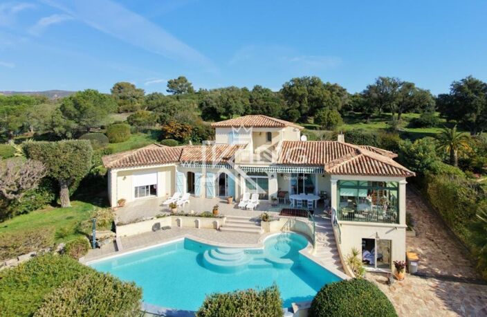 SAINT RAPHAEL VILLA DE PRESTIGE SUR LES GOLFS — photo 2