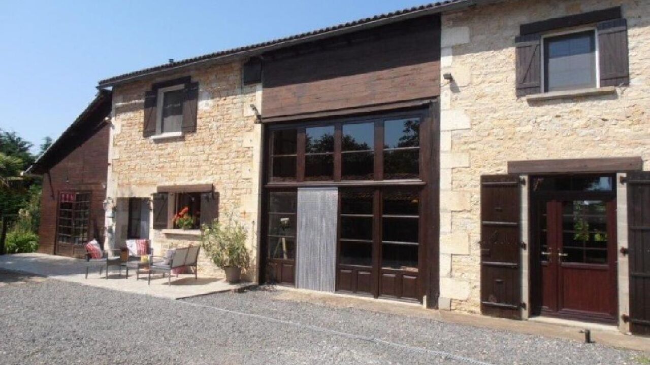 maison 6 pièces 178 m2 à vendre à Nanteuil-en-Vallée (16700)