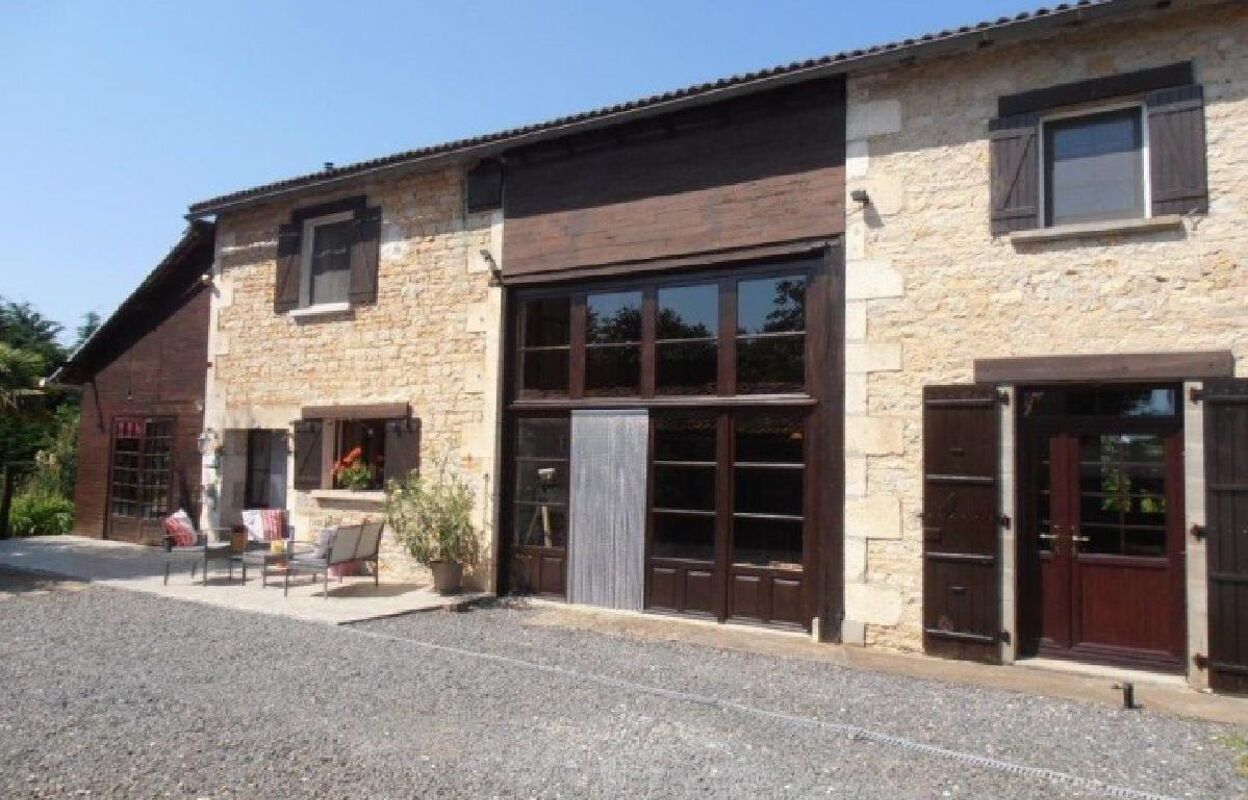 maison 6 pièces 178 m2 à vendre à Nanteuil-en-Vallée (16700)