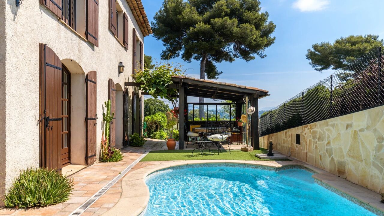 maison 5 pièces 106 m2 à vendre à Cagnes-sur-Mer (06800)