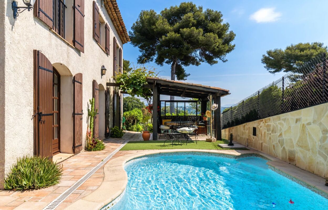 maison 5 pièces 106 m2 à vendre à Cagnes-sur-Mer (06800)