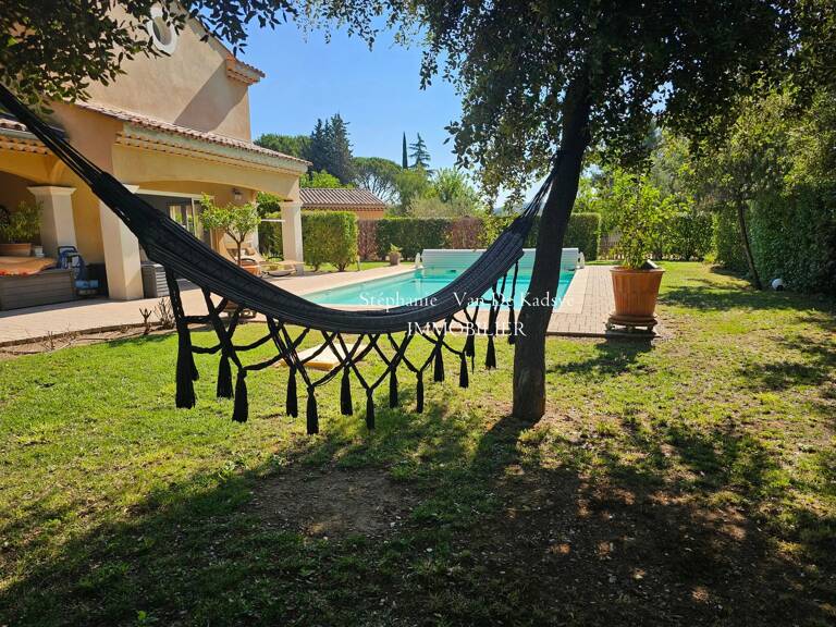 Villa plain-pied 220 m² avec piscine et garage. — photo 1