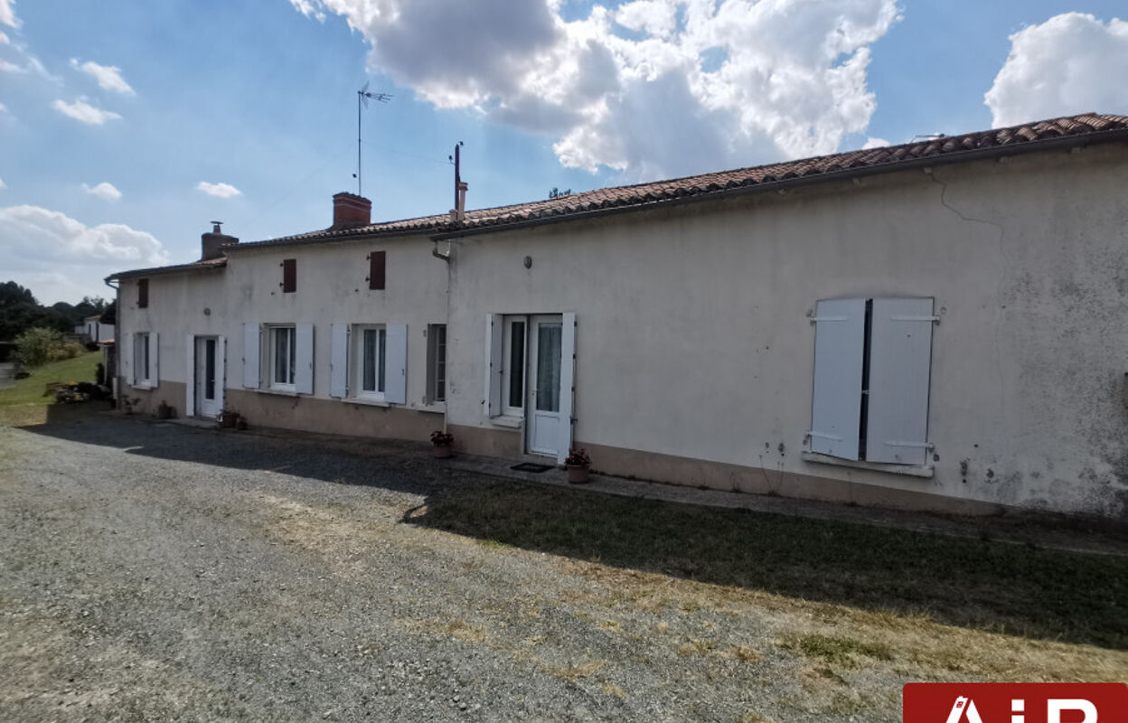 maison 7 pièces 140 m2 à vendre à Les Herbiers (85500)