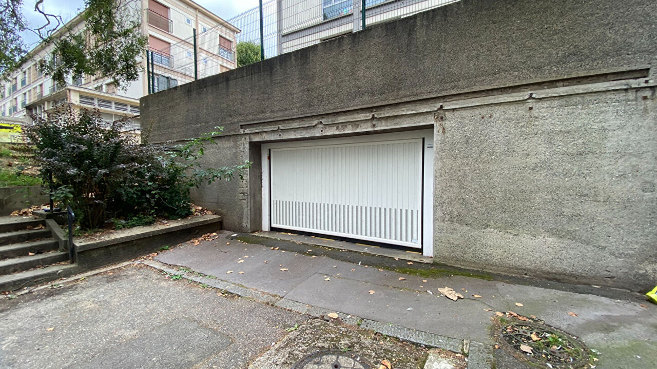 garage  pièces  m2 à louer à Rouen (76100)