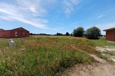 Terrain  64000 €