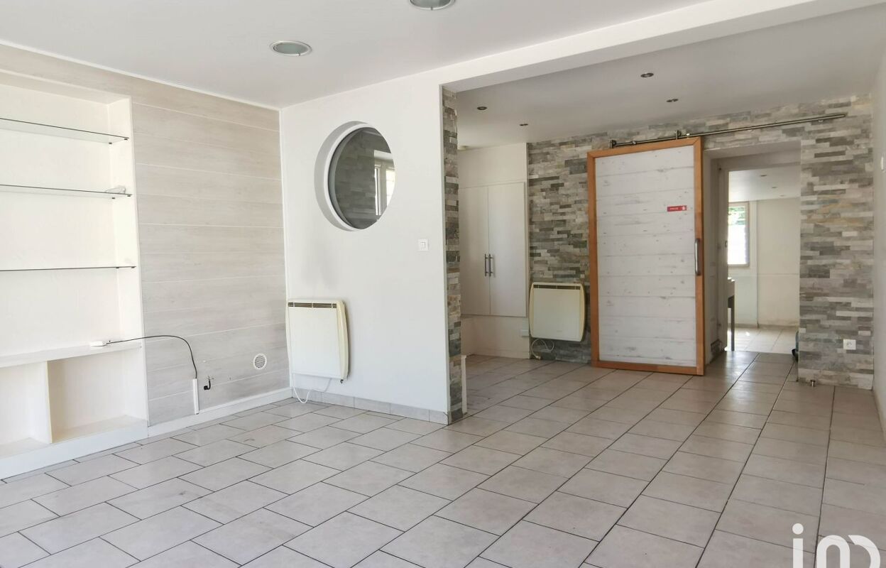 commerce  pièces 45 m2 à louer à Vaux-sur-Seine (78740)