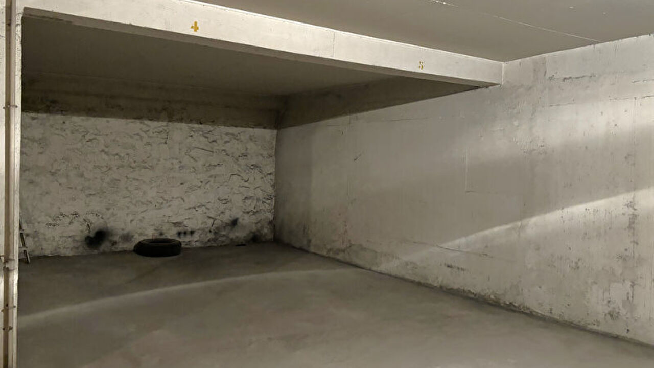 garage  pièces  m2 à vendre à Paris 13 (75013)