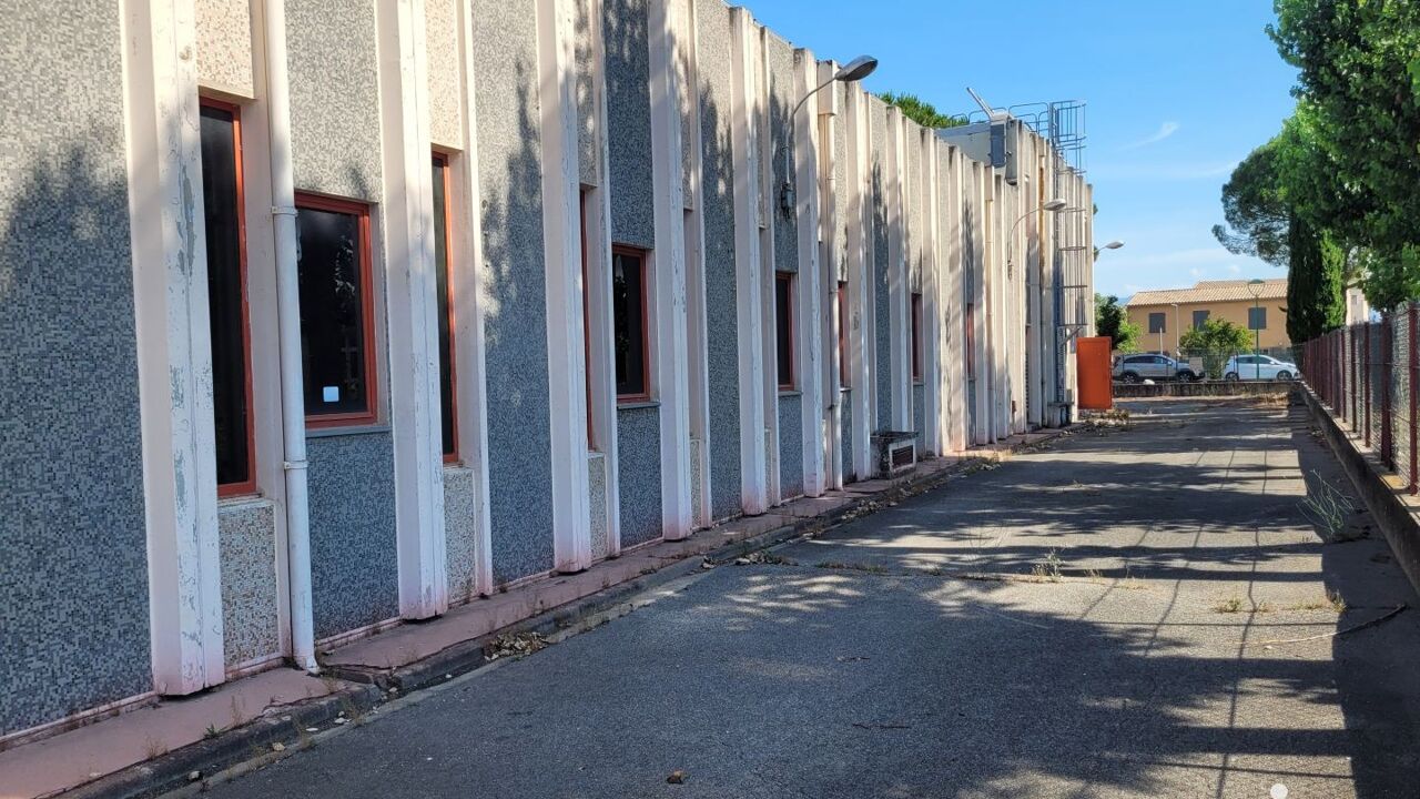 immeuble  pièces 700 m2 à vendre à Pertuis (84120)