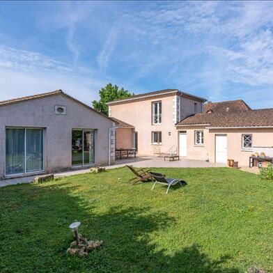 Maison 8 pièces 230 m²