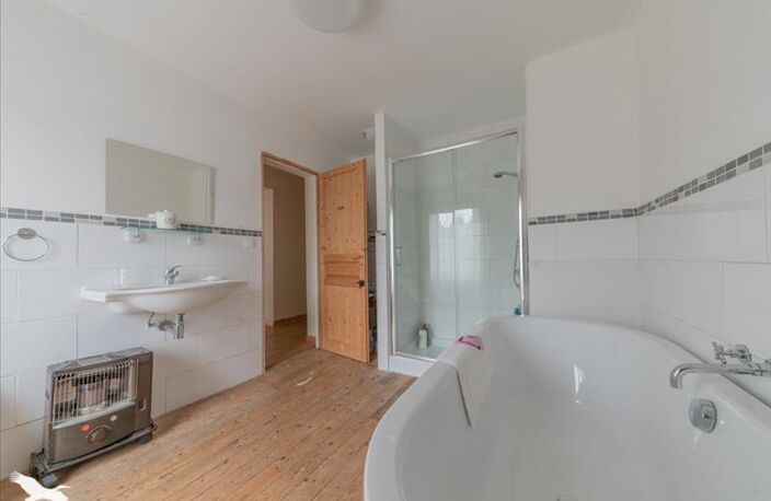 Maison en pierre de 6 pièces principales — photo 4