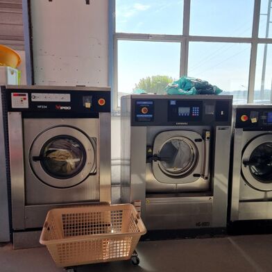 Commerce  302000 €