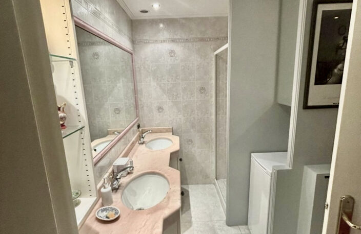 CANNES CENTRAL T2/T3 DE 53M2 BALCON PROCHE CROISETTE 4245EUR/M — photo 4