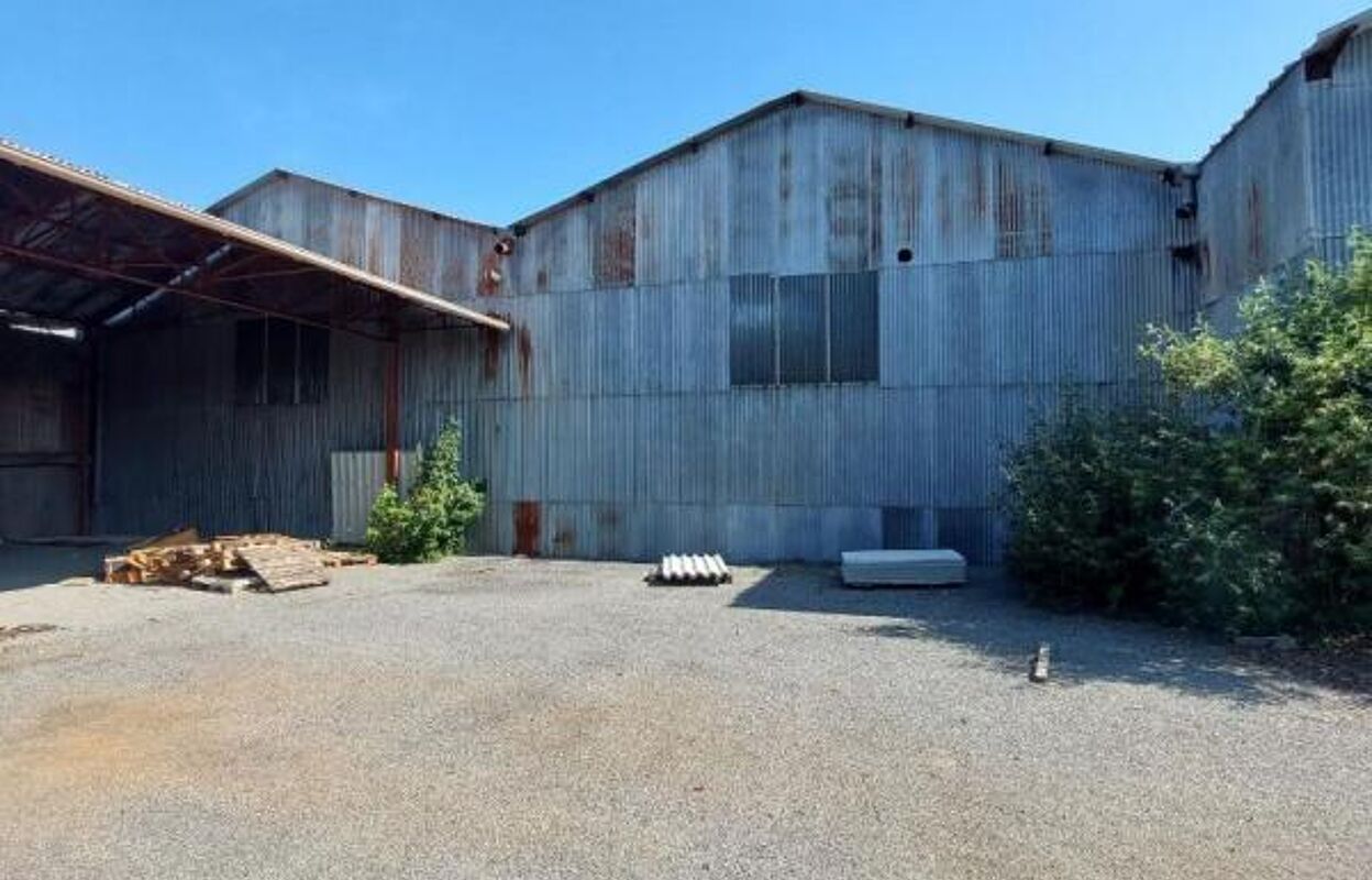 commerce  pièces 1100 m2 à vendre à Saint-Porchaire (17250)