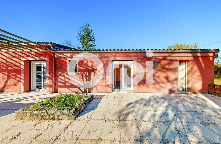 Maison avec 3 logements indépendants et terrain de 2 802 m² — photo 3