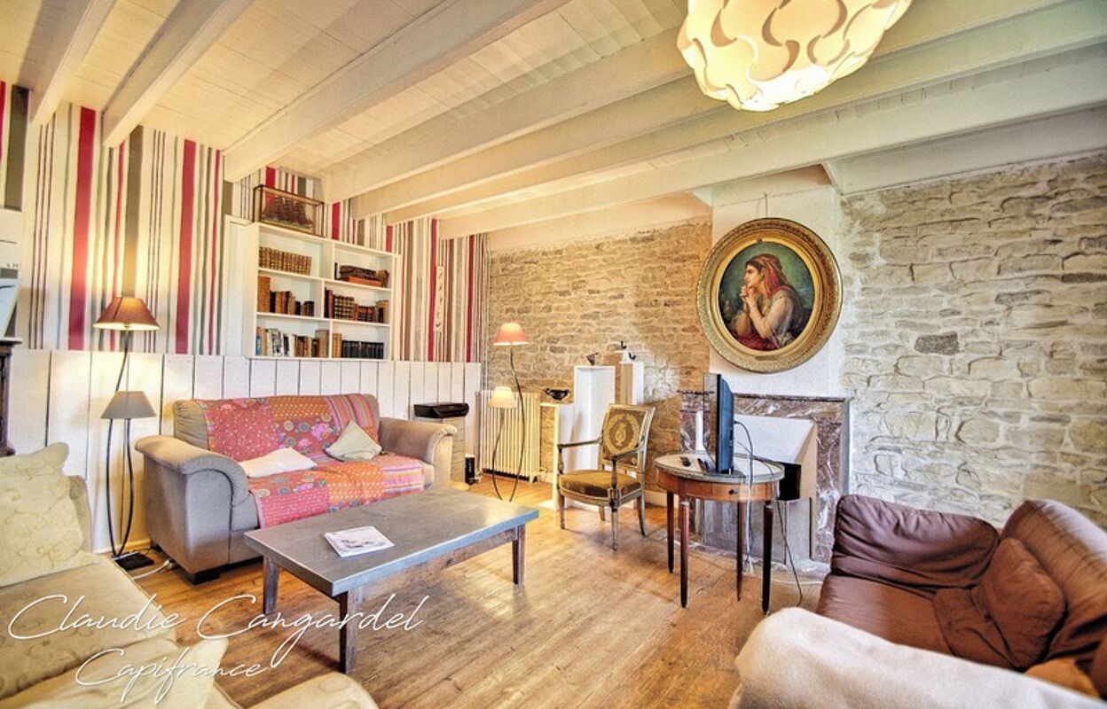 maison 9 pièces 282 m2 à vendre à Courçon (17170)