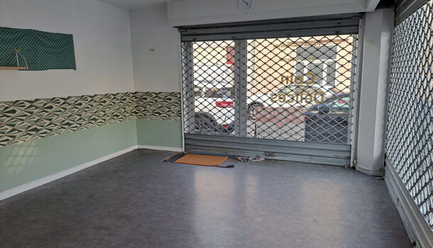 Local commercial 1 pièces  à louer Saintes 17100