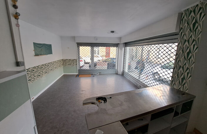 local commercial — photo 3