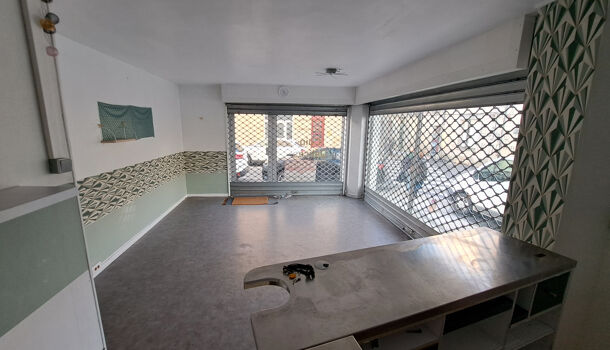 Local commercial 1 pièces  à louer Saintes 17100