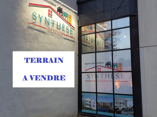 Terrain constructible — photo du bien