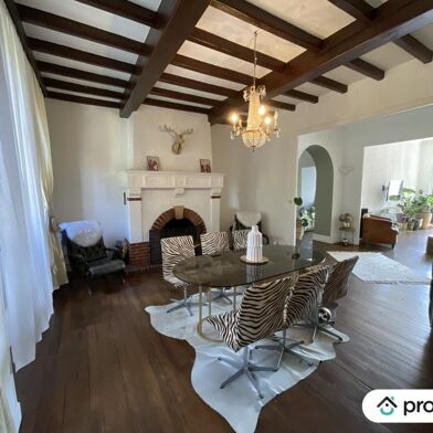 Appartement 7 pièces 330000 €