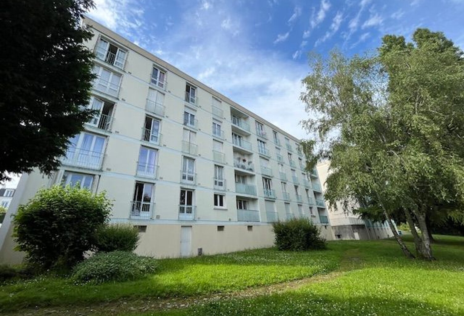 Dernier étage avec balcon, vue dégagée et garage – T4 de 72 m² à deux pas du CHU — photo 1