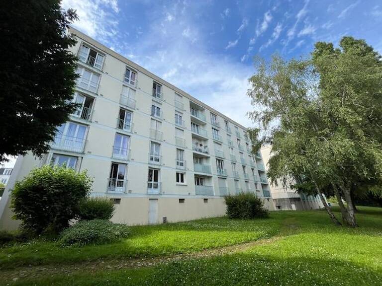 Dernier étage avec balcon, vue dégagée et garage – T4 de 72 m² à deux pas du CHU — photo 1