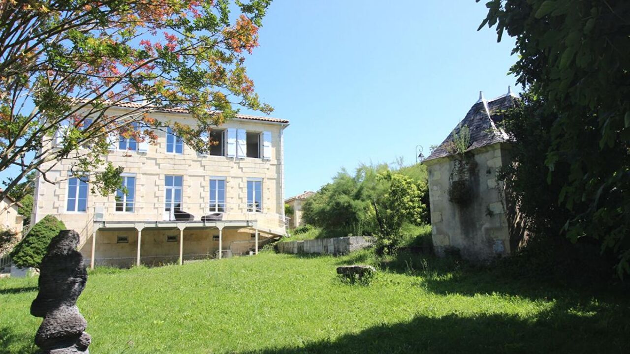 maison 9 pièces 350 m2 à vendre à Semillac (17150)