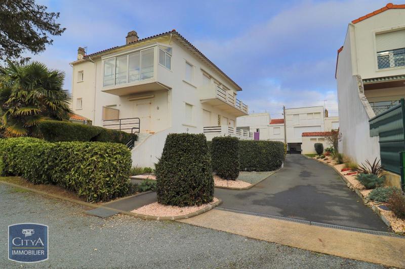 Parking  à louer Royan 17200