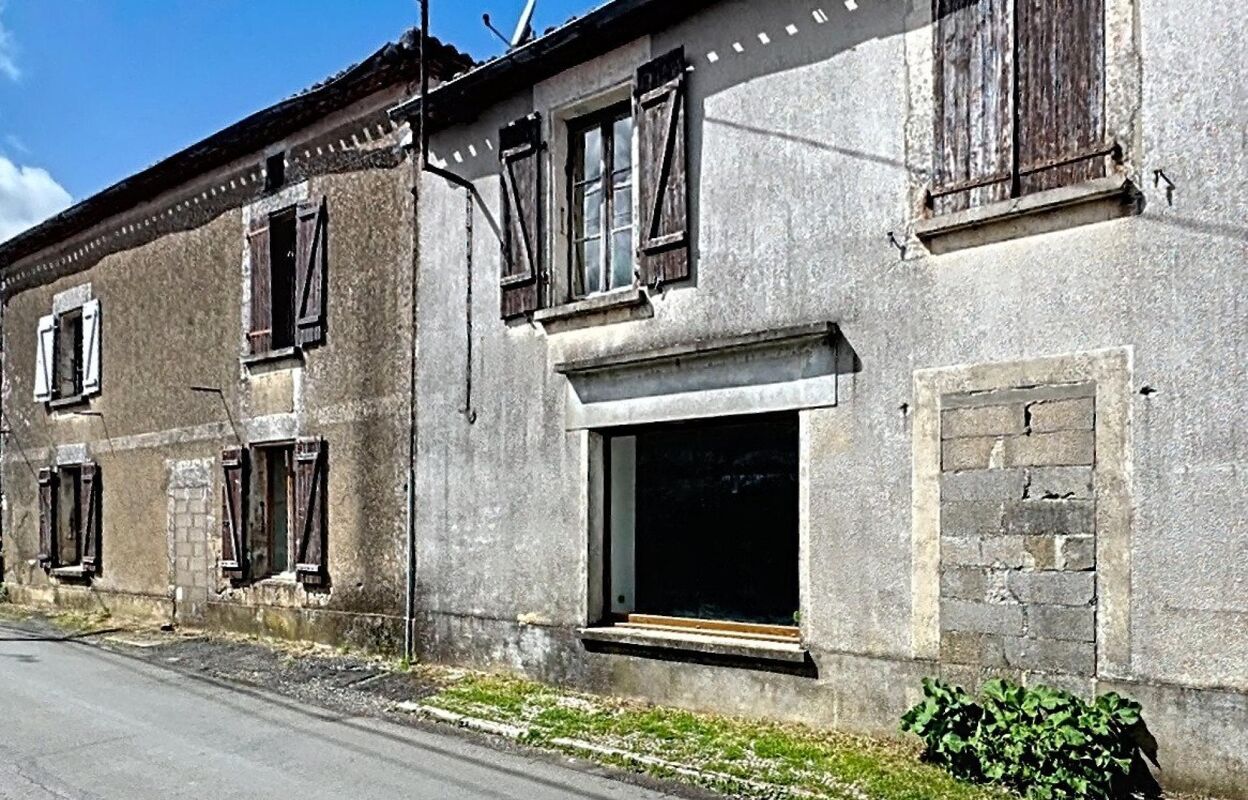 maison 5 pièces 170 m2 à vendre à Coulgens (16560)