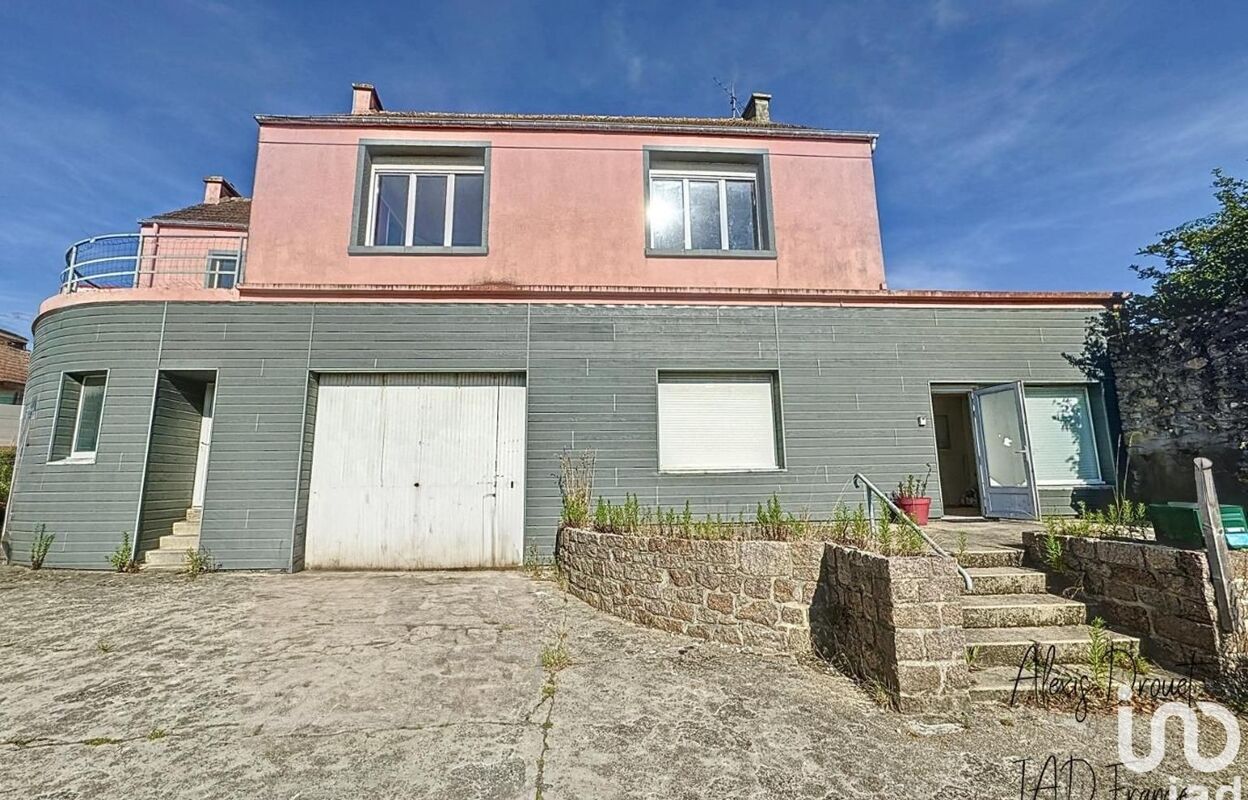 maison 10 pièces 360 m2 à vendre à Saint-Pierre-Église (50330)