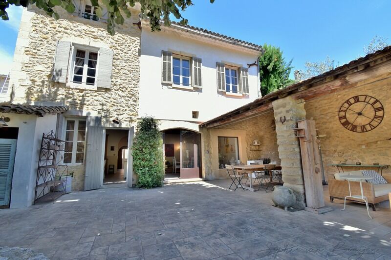 Villa / Maison 10 pièces  à vendre Aix-en-Provence 13100